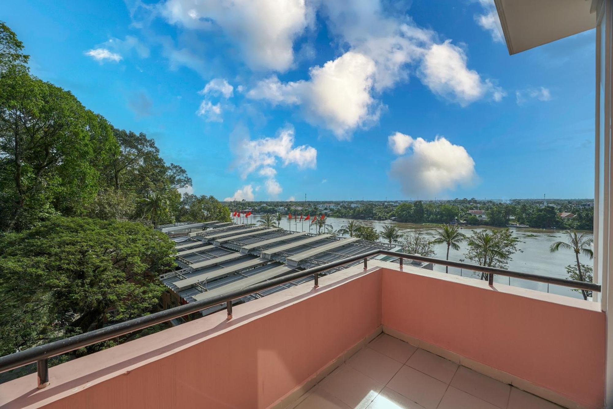 Thu Dau Mot Bcons Riverside Hotel Binh Duong מראה חיצוני תמונה